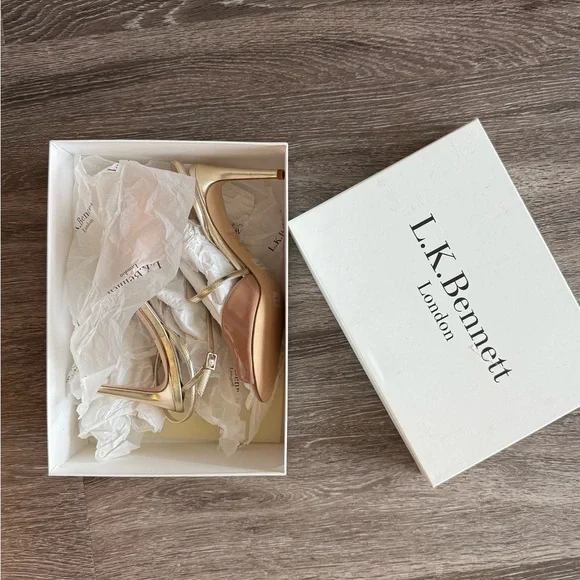 LK Bennett Blush Patent Leather Heels with Gold Straps - Picture 3 of 3